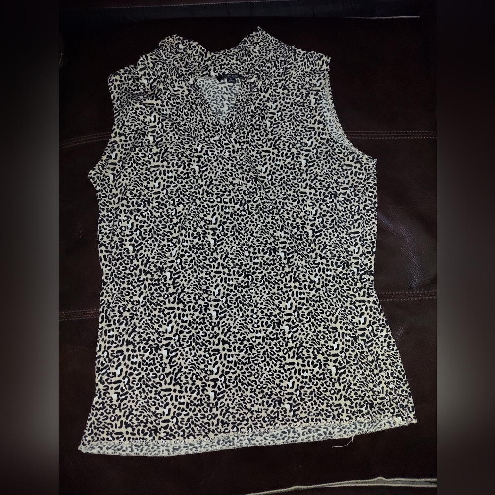 Jones NY animal print sleeveless top